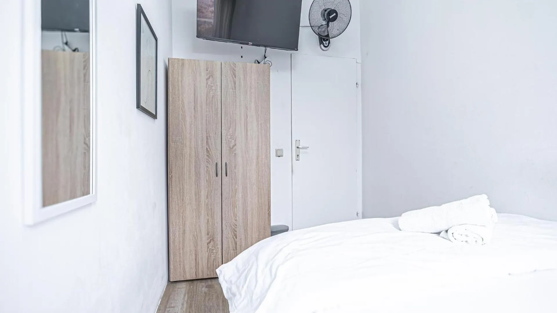 Massive 6Br Shared Apt At Millenium City For Big Groups Viyana 0*,
