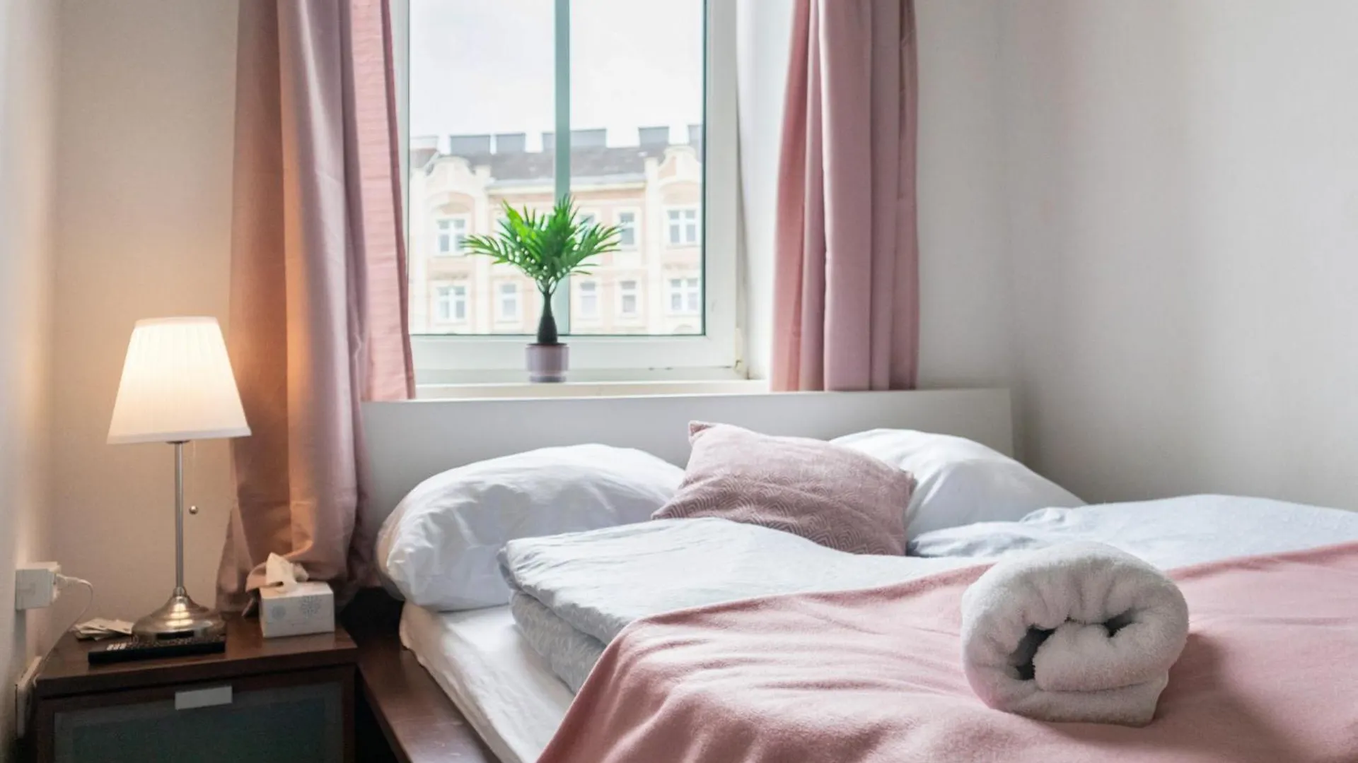 Massive 6Br Shared Apt At Millenium City For Big Groups Vienna Apartment