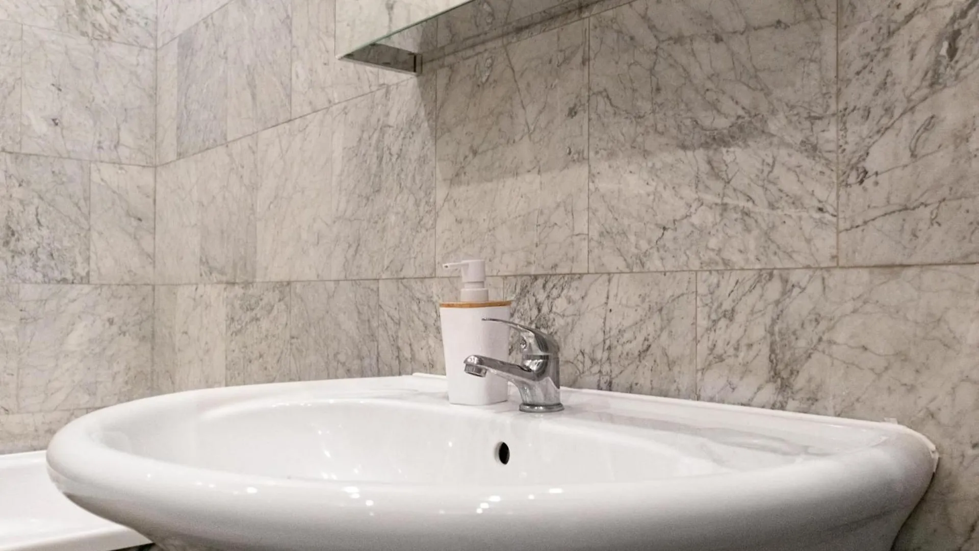 Massive 6Br Shared Apt At Millenium City For Big Groups Vienna Austria