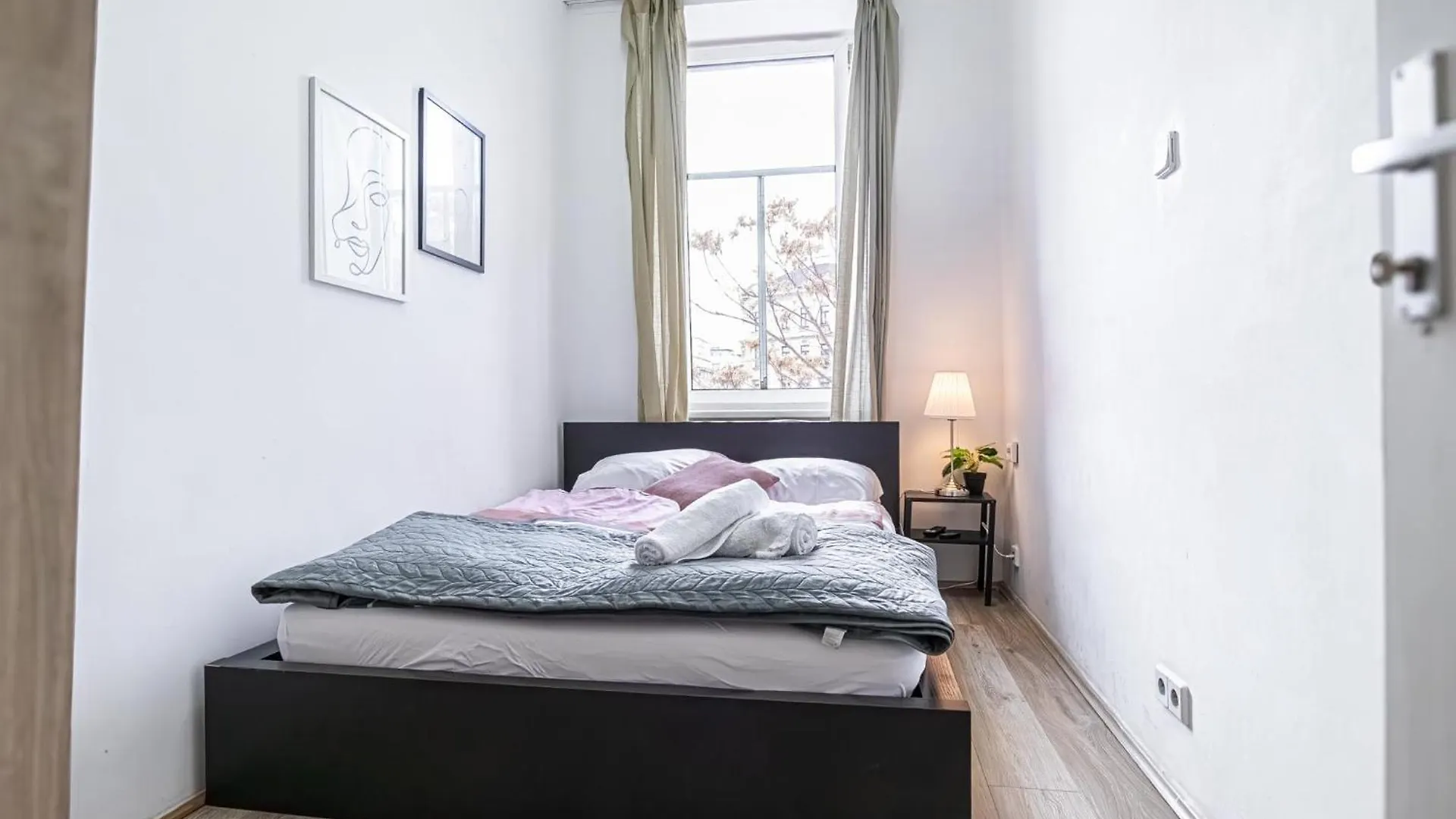 Apartment Massive 6Br Shared Apt At Millenium City For Big Groups Vienna
