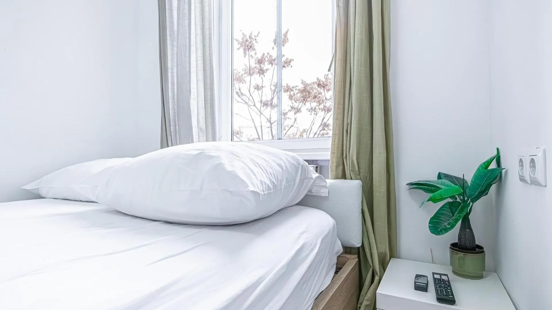 Massive 6Br Shared Apt At Millenium City For Big Groups Vienna Apartment