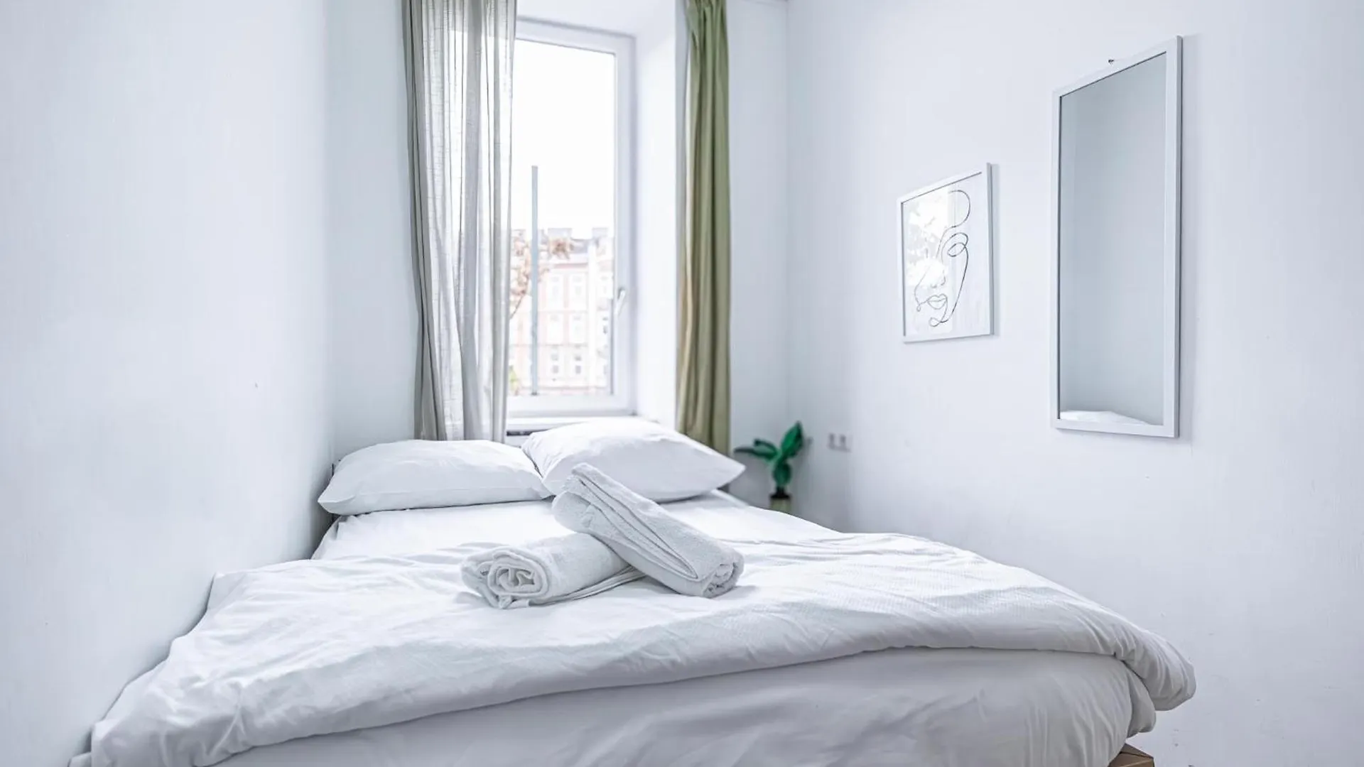 Massive 6Br Shared Apt At Millenium City For Big Groups Vienna